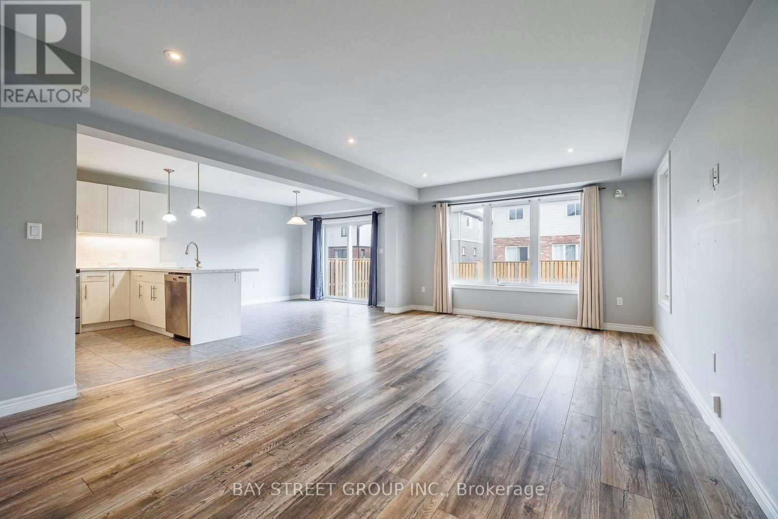 7752 Willey Street, Niagara Falls, ON, L2G 0H2 - 3
