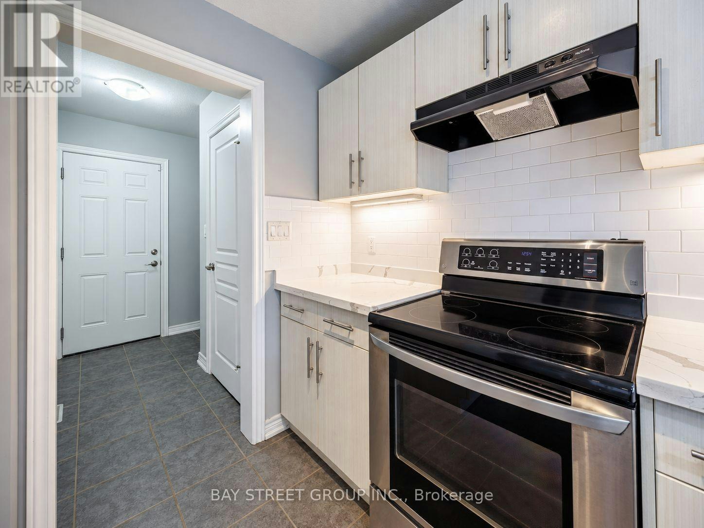 7752 Willey Street, Niagara Falls, ON, L2G 0H2 - 8