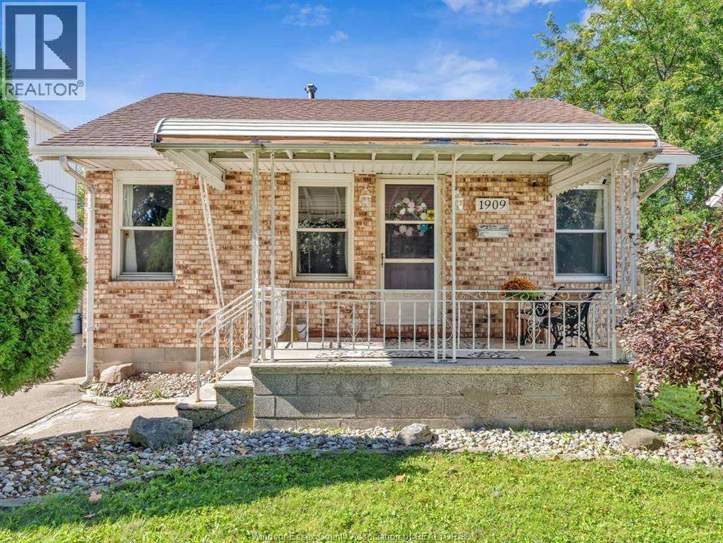 1909 Westcott Road, Windsor, ON, N8W 4K5