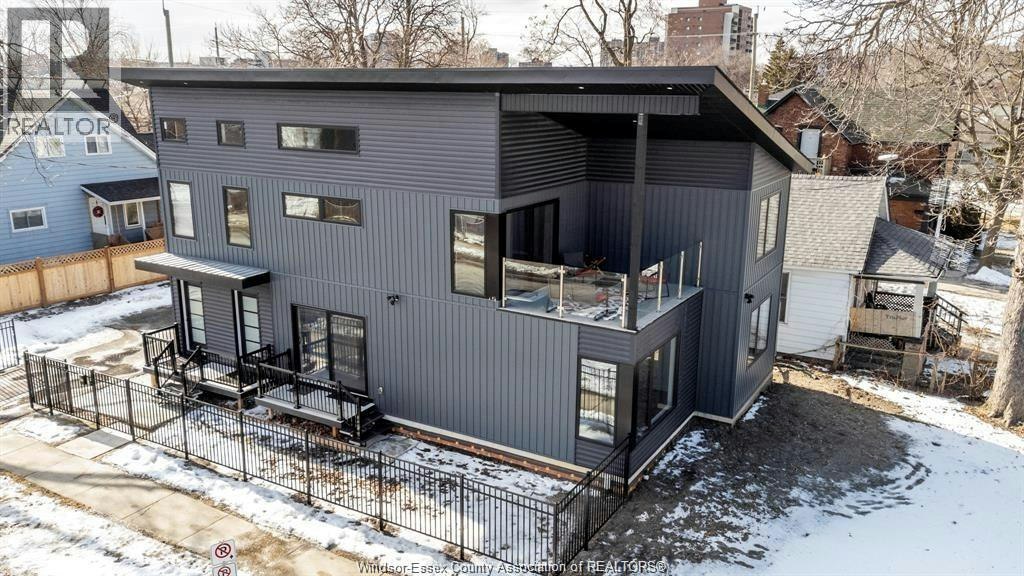 687 Assumption Street, Windsor, ON, N8A 3B5 - 3