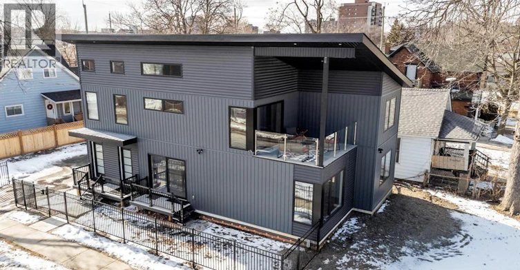 687 Assumption Street, Windsor, ON, N8A 3B5 - 3