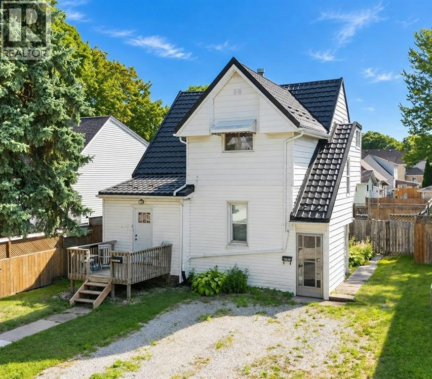404 Russell Street South, Sarnia, ON, N7T 3M7