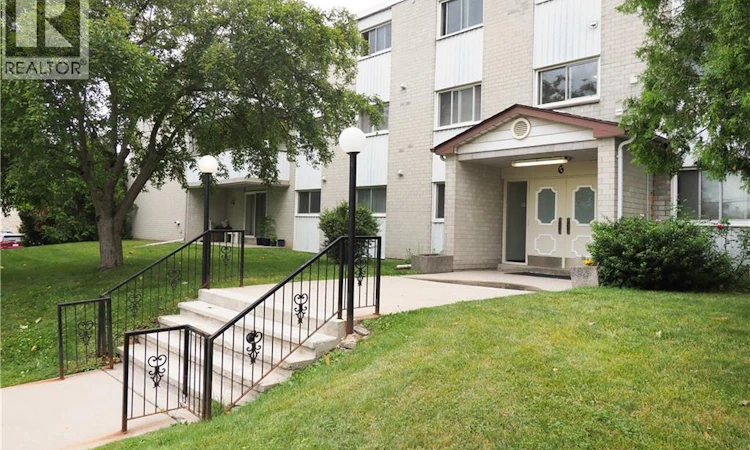 206-6 Walton Avenue