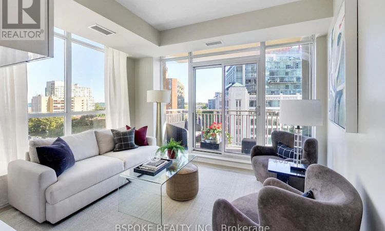 825-628 Fleet Street