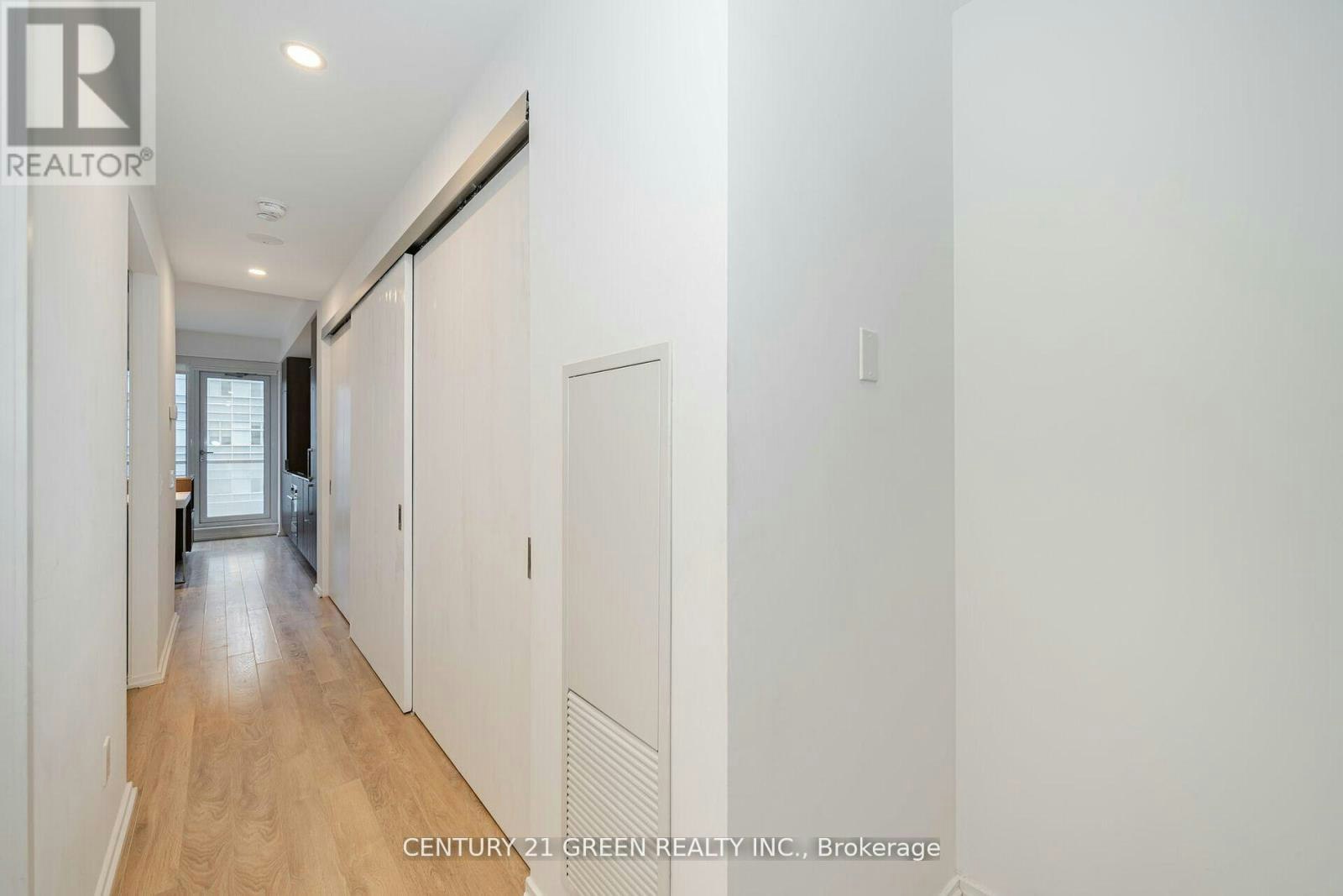 1503-197 Yonge Street, Toronto, ON, M5B 0C4 - 8