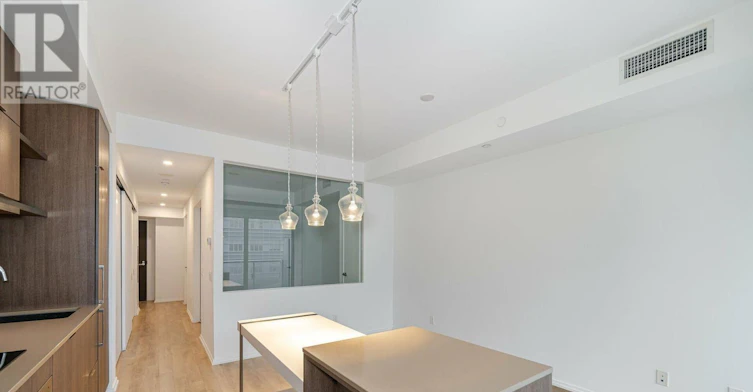 1503-197 Yonge Street, Toronto, ON, M5B 0C4 - 11