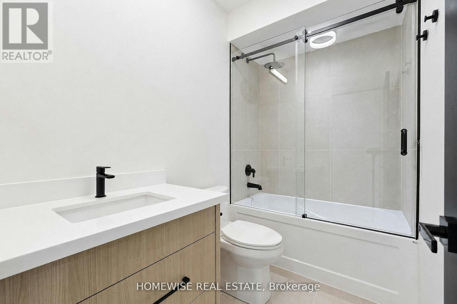 4-159 Locksley Avenue, Toronto, ON, M6B 3N6 - 8