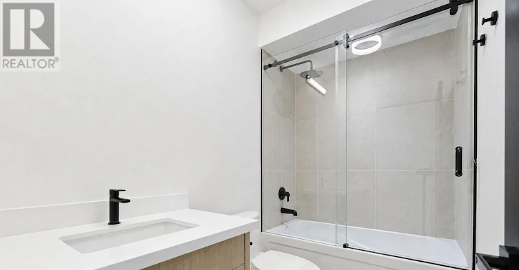 4-159 Locksley Avenue, Toronto, ON, M6B 3N6 - 8