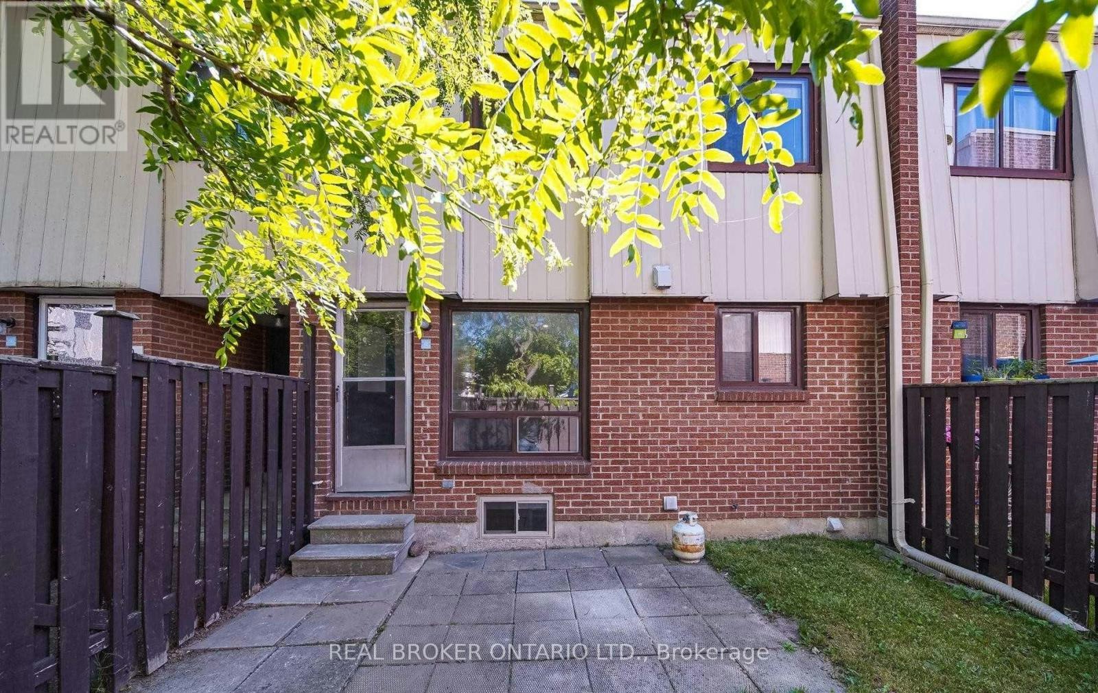 12-1100 Oxford Street, Oshawa, ON, L1J 6G4