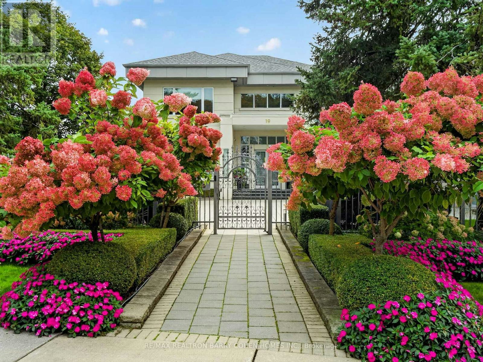 19 Maryvale Crescent, Richmond Hill, ON, L4C 6P6