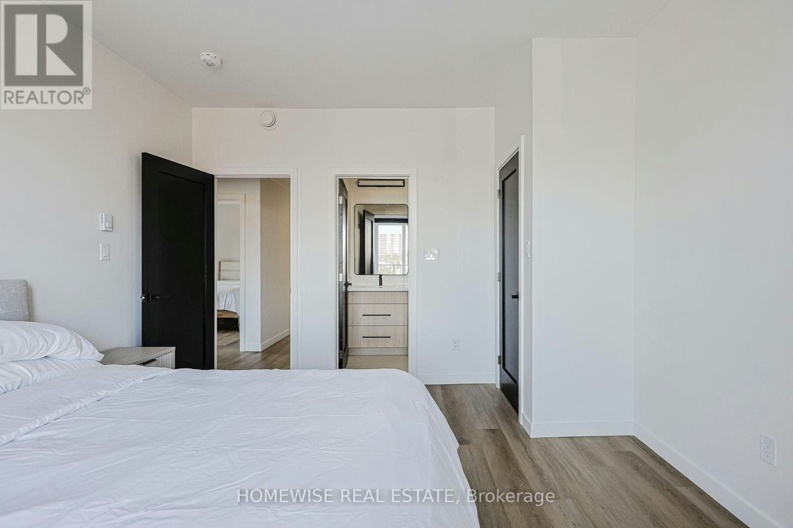 3-159 Locksley Avenue, Toronto, ON, M6B 3N6 - 22