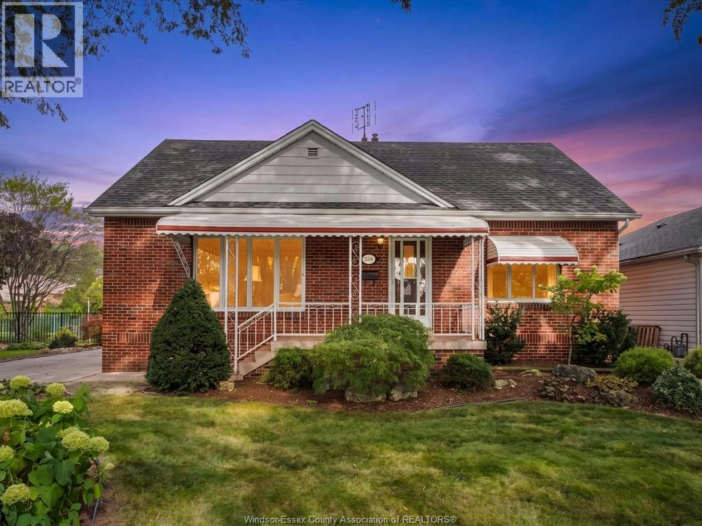 2566 Tourangeau, Windsor, ON, N8W 4N9