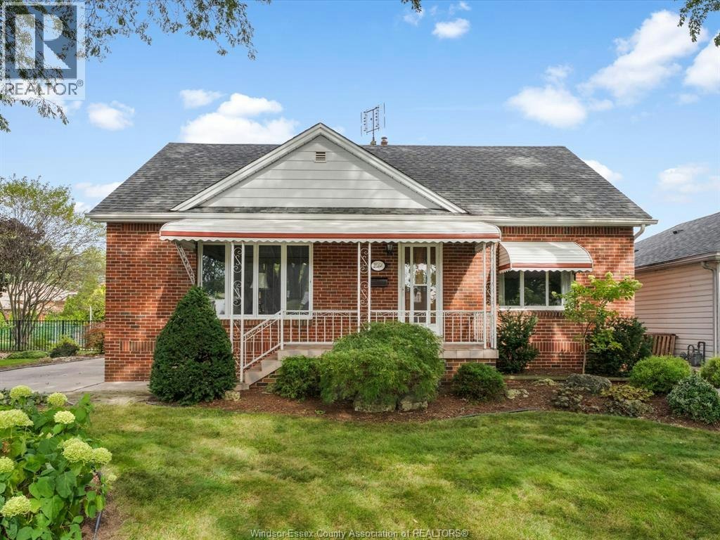 2566 Tourangeau, Windsor, ON, N8W 4N9
