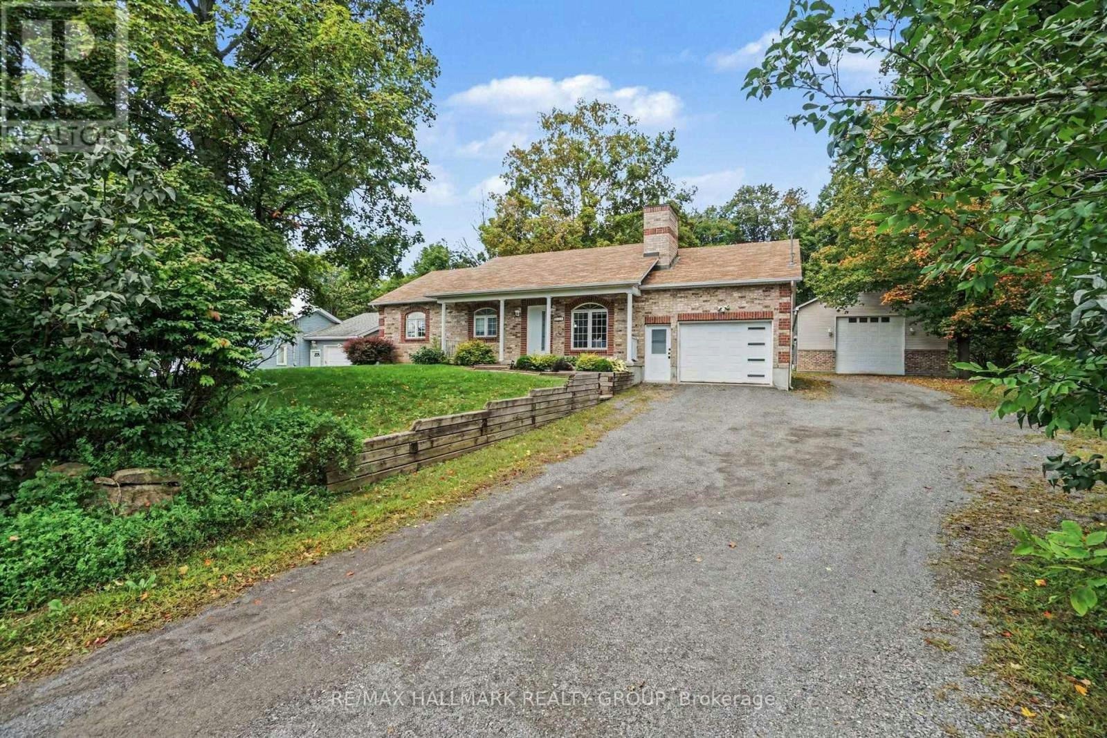 7273 Mitch Owens Road, Ottawa, ON, K1G 3N4