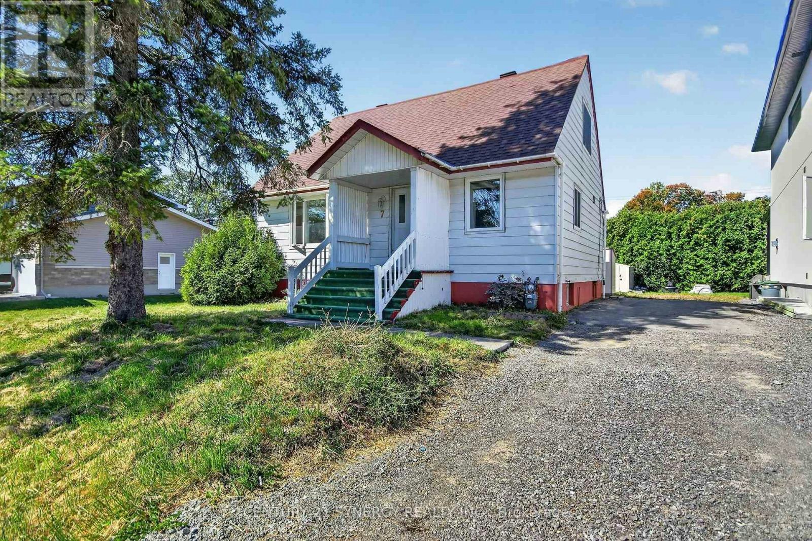 7 Norice Street, Ottawa, ON, K2G 2X2