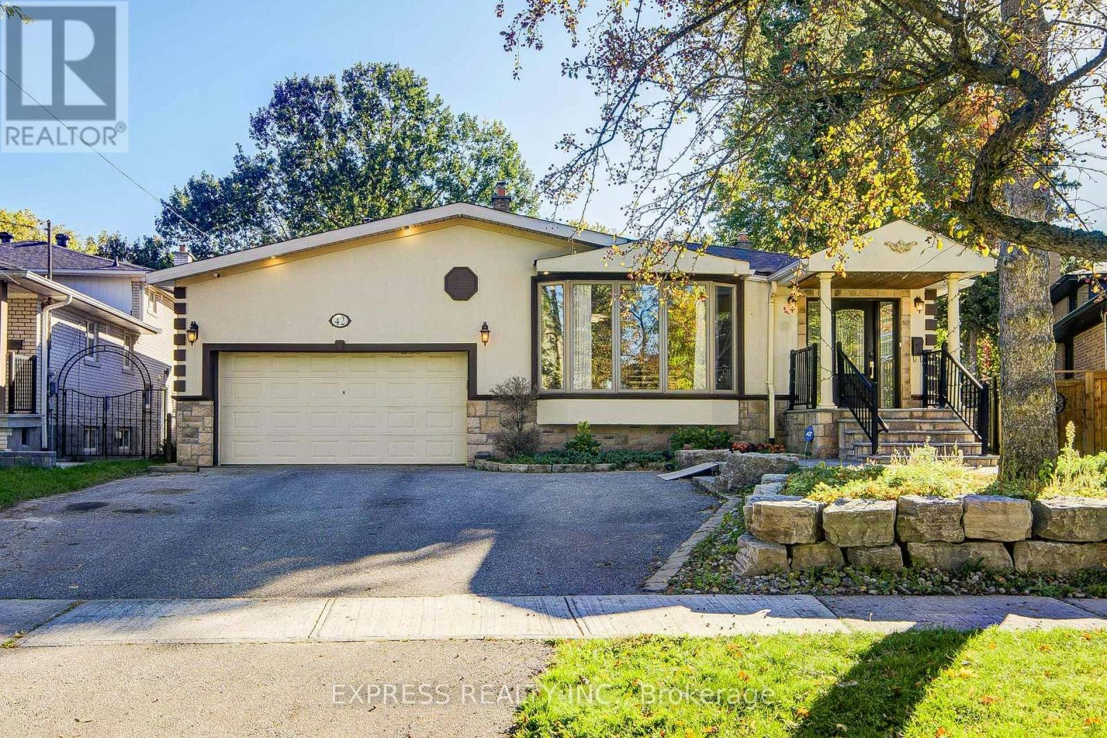 42 Gatehead Road, Toronto, ON, M2J 2P5