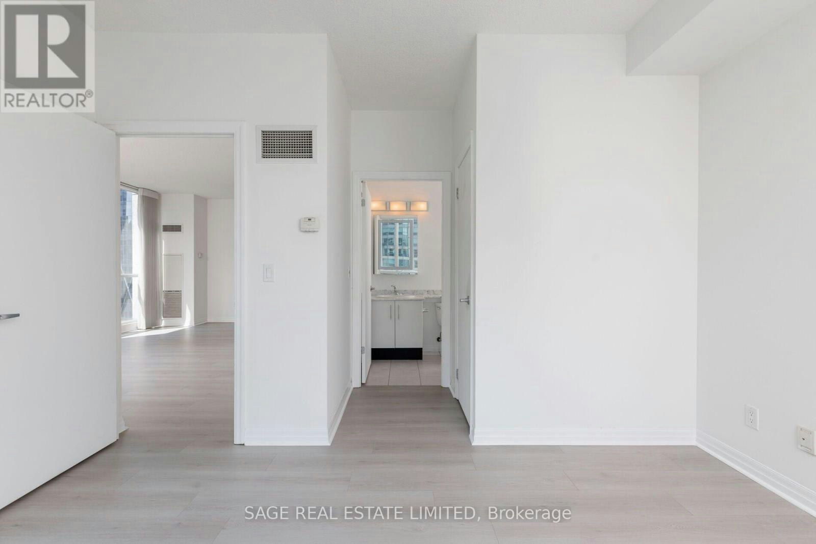 2711-16 Yonge Street, Toronto, ON, M5E 2A1 - 25