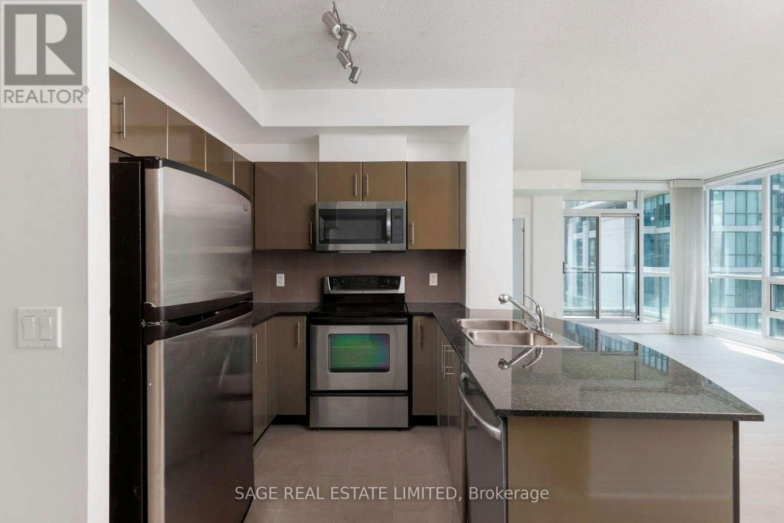2711-16 Yonge Street, Toronto, ON, M5E 2A1 - 17
