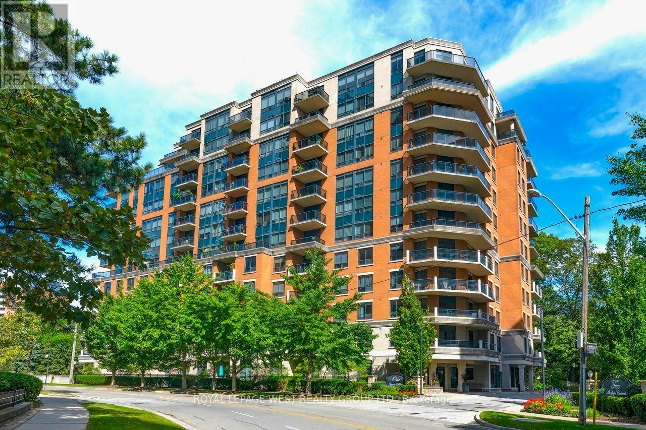 302-1 Lomond Drive, Toronto, ON, M8X 2Z3