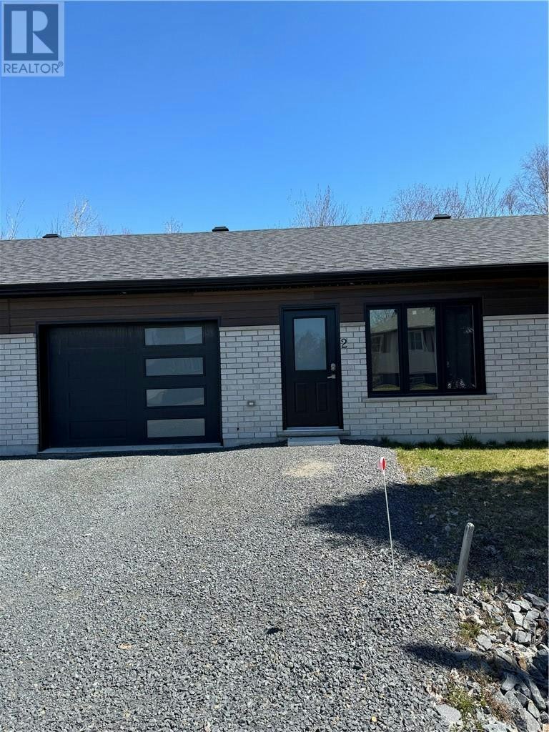 2165 Falconbridge, Greater Sudbury, ON, P3L 1M2