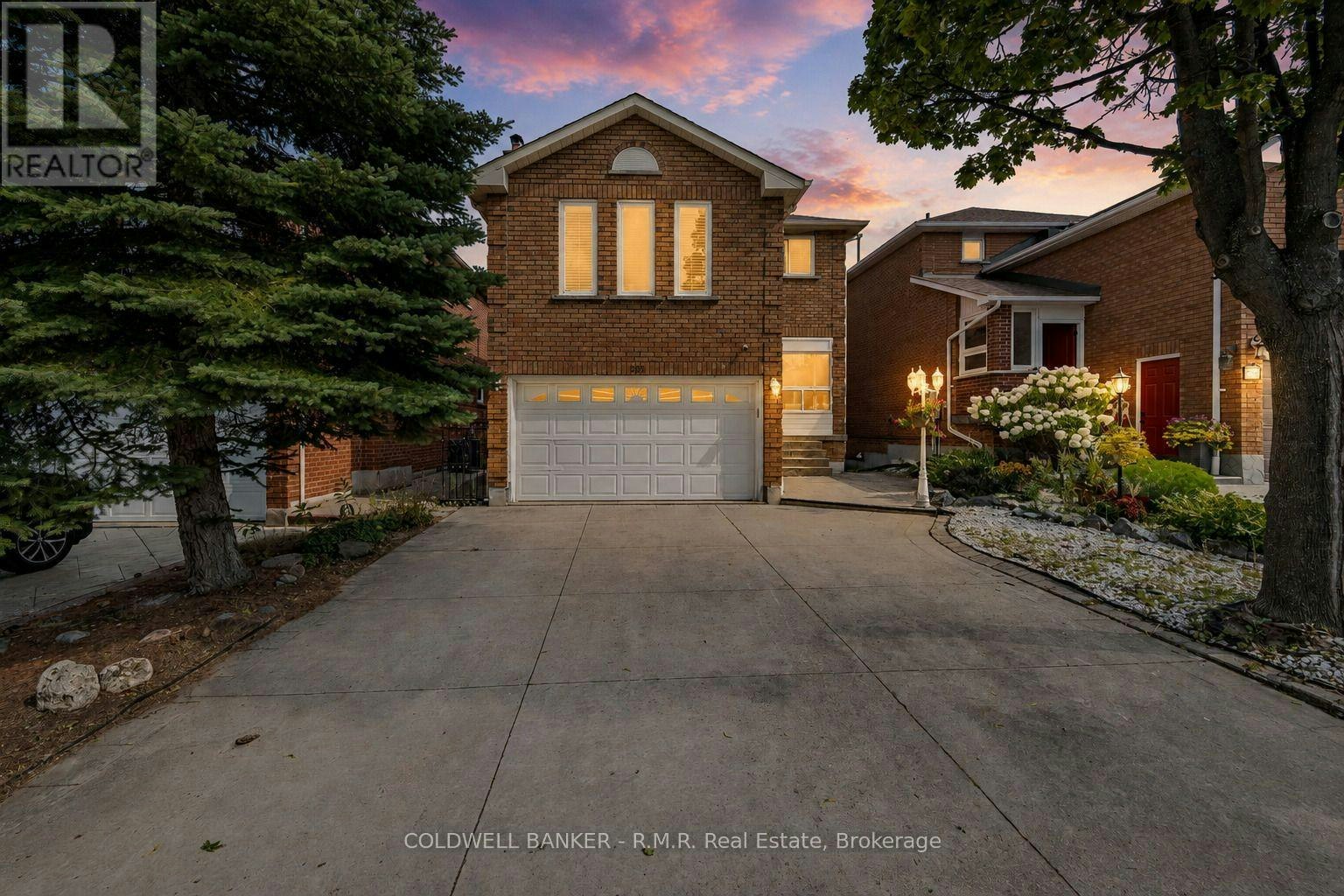 292 Ukraine Road, Mississauga, ON, L5B 3W6
