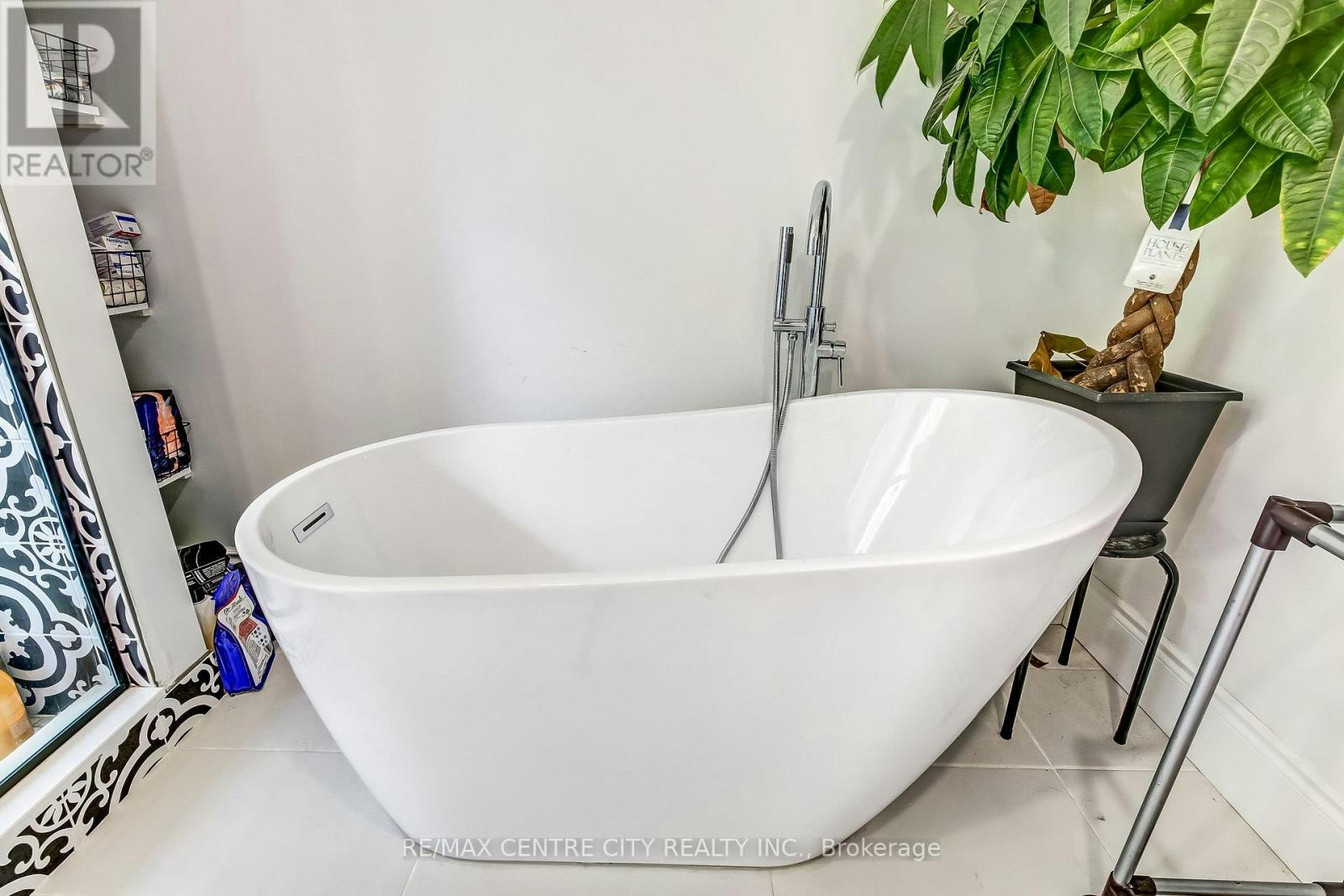 71 Wilson Avenue, St. Thomas, ON, N5R 3R1 - 18