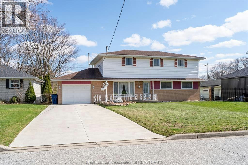 16 Arthur Drive, Chatham-Kent, ON, N7M 3Y4