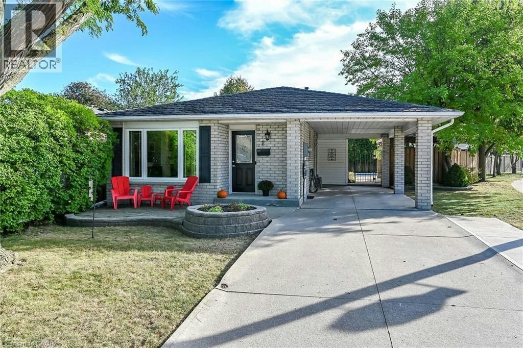 2 Adler Avenue, Hamilton, ON, L8W 3C3