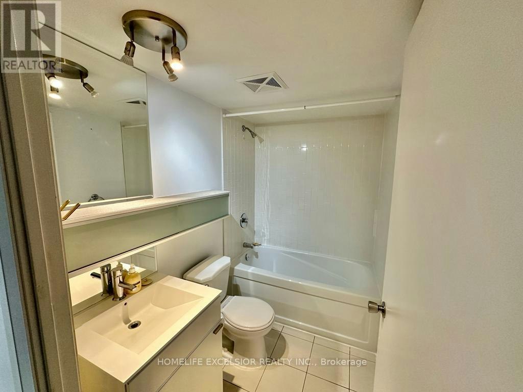 632-111 Elizabeth Street, Toronto, ON, M5G 1P7 - 11