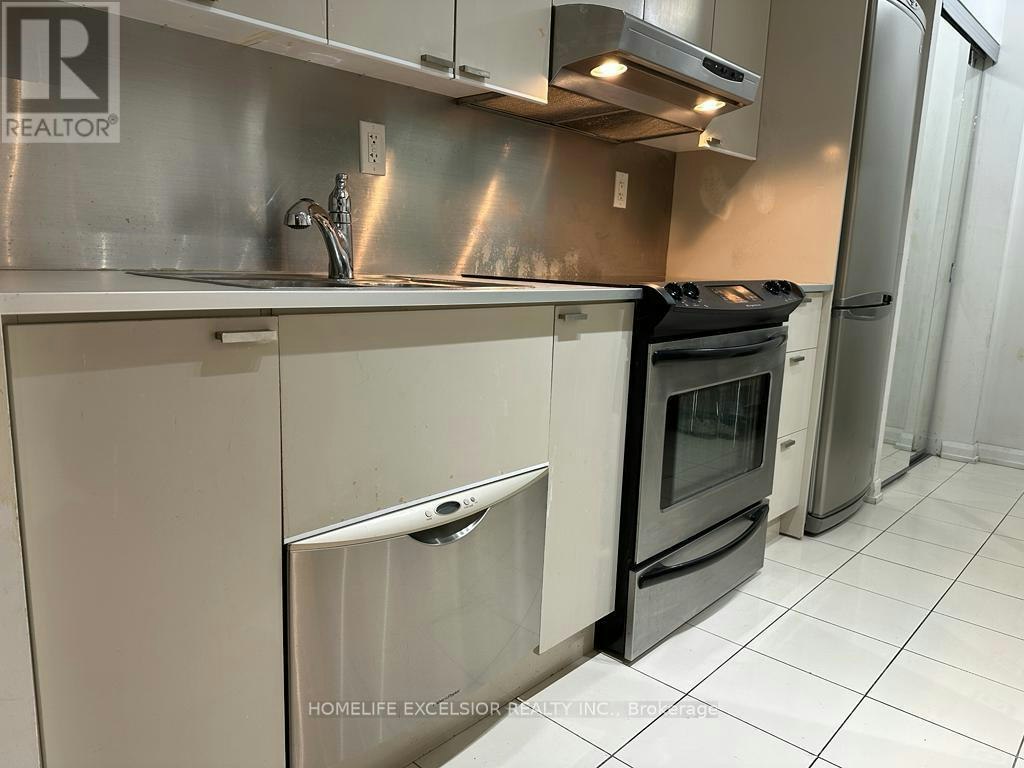 632-111 Elizabeth Street, Toronto, ON, M5G 1P7 - 7