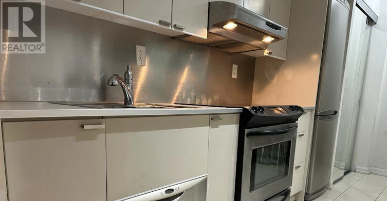 632-111 Elizabeth Street, Toronto, ON, M5G 1P7 - 7