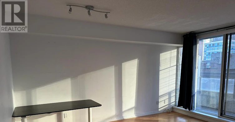 632-111 Elizabeth Street, Toronto, ON, M5G 1P7 - 3