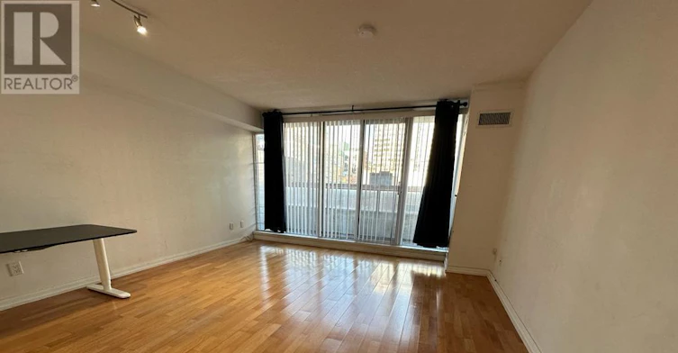 632-111 Elizabeth Street, Toronto, ON, M5G 1P7 - 4