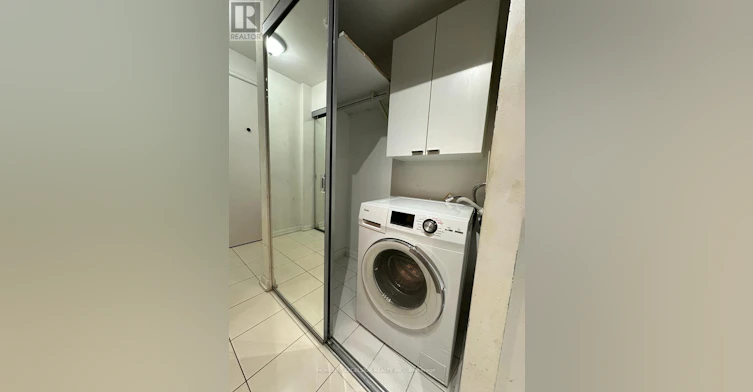632-111 Elizabeth Street, Toronto, ON, M5G 1P7 - 12