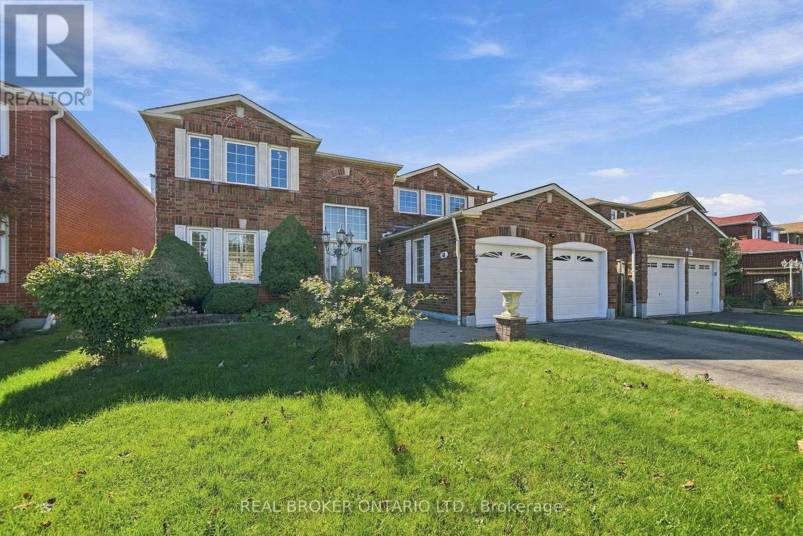 61 Bluenose Crescent, Toronto, ON, M1C 4S2