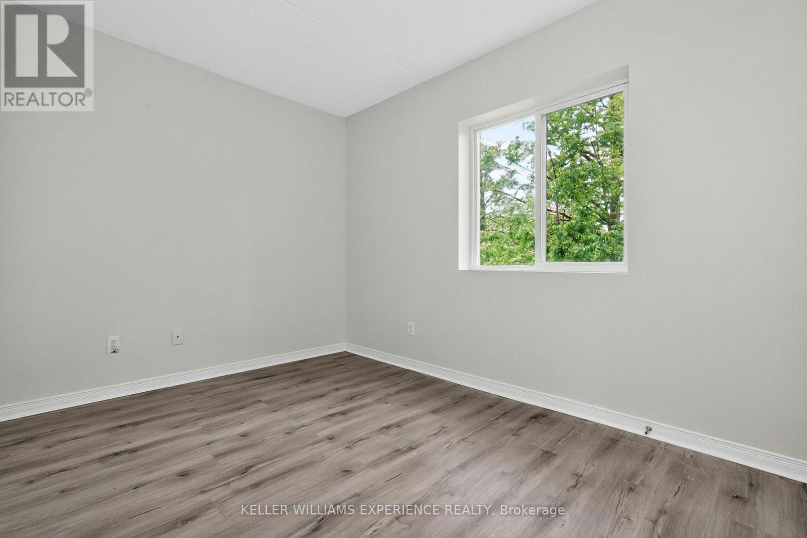 208-107 Bond Street, Orillia, ON, L3V 1J7 - 11