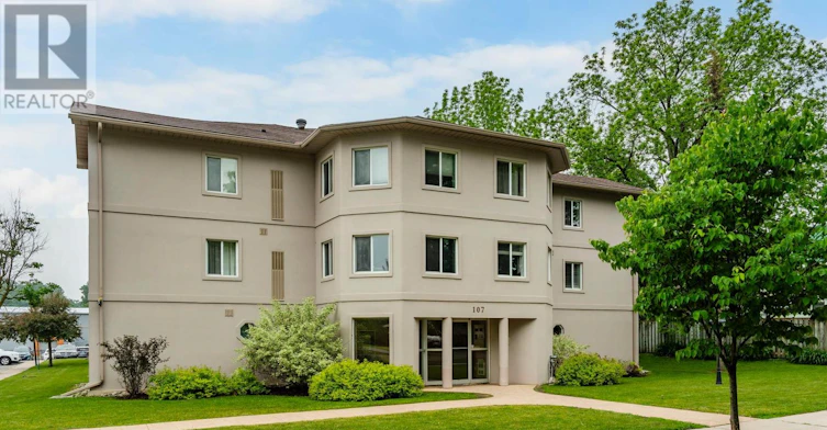 208-107 Bond Street, Orillia, ON, L3V 1J7