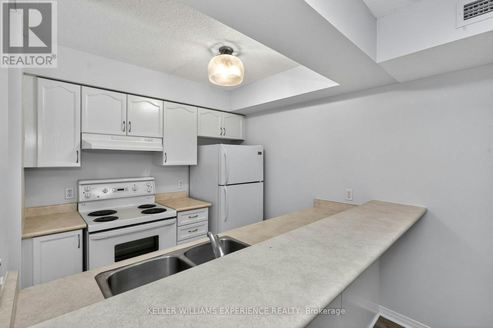 208-107 Bond Street, Orillia, ON, L3V 1J7 - 5