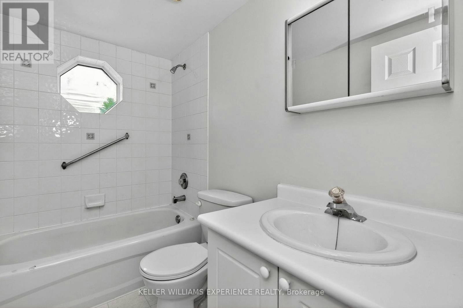 208-107 Bond Street, Orillia, ON, L3V 1J7 - 14