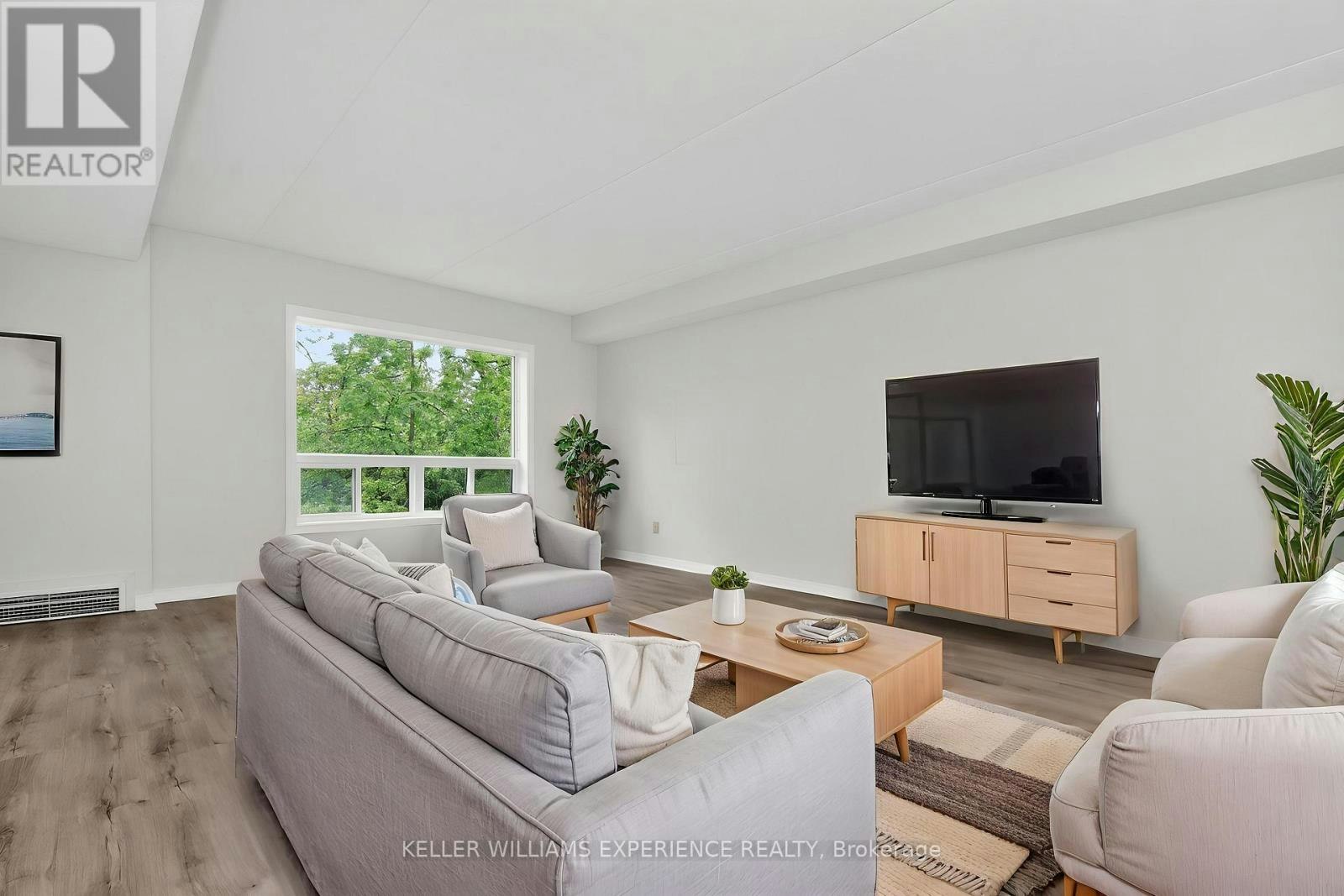 208-107 Bond Street, Orillia, ON, L3V 1J7 - 8