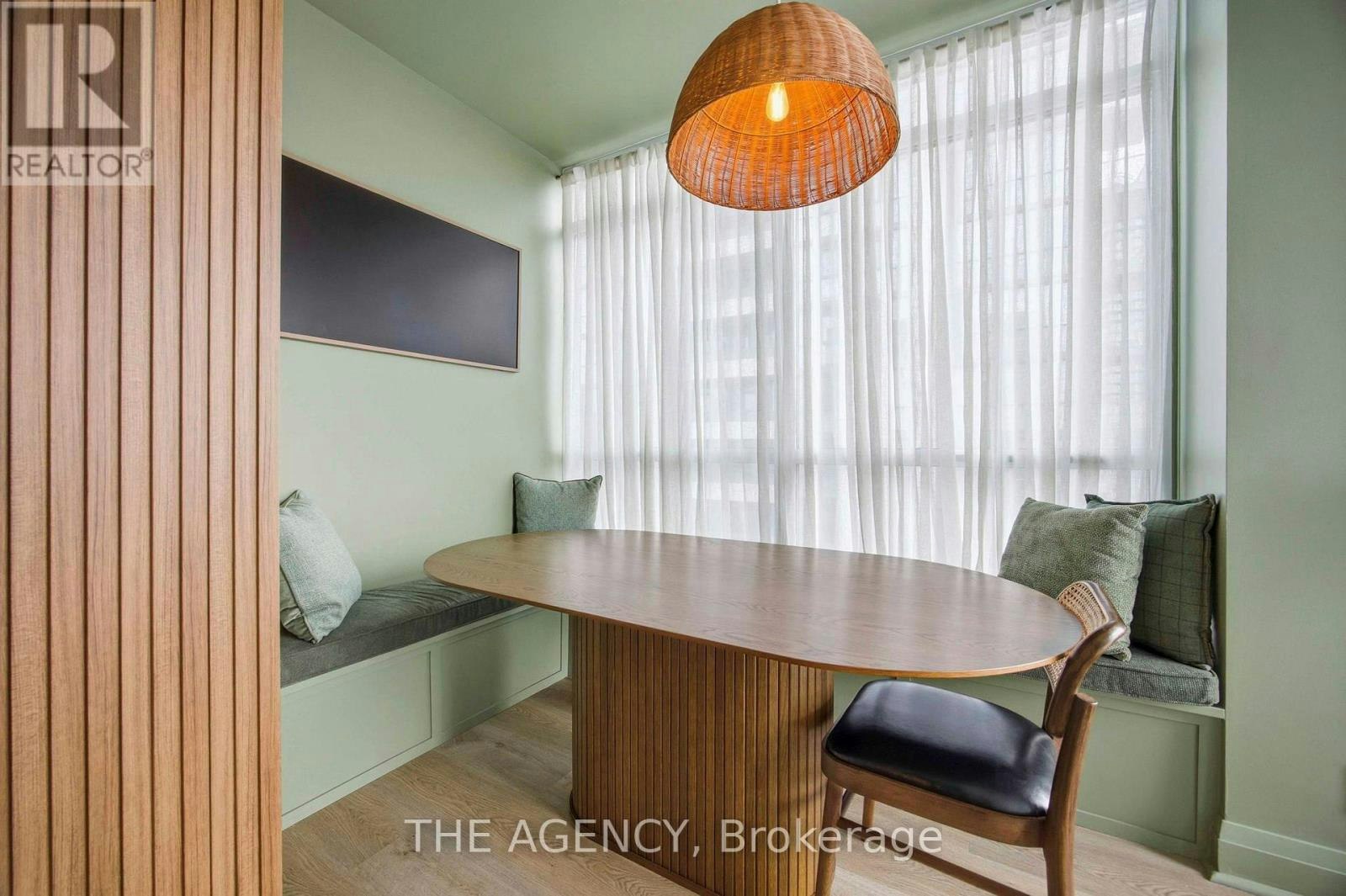 1104-1185 The Queensway, Toronto, ON, M8Z 0C6 - 2