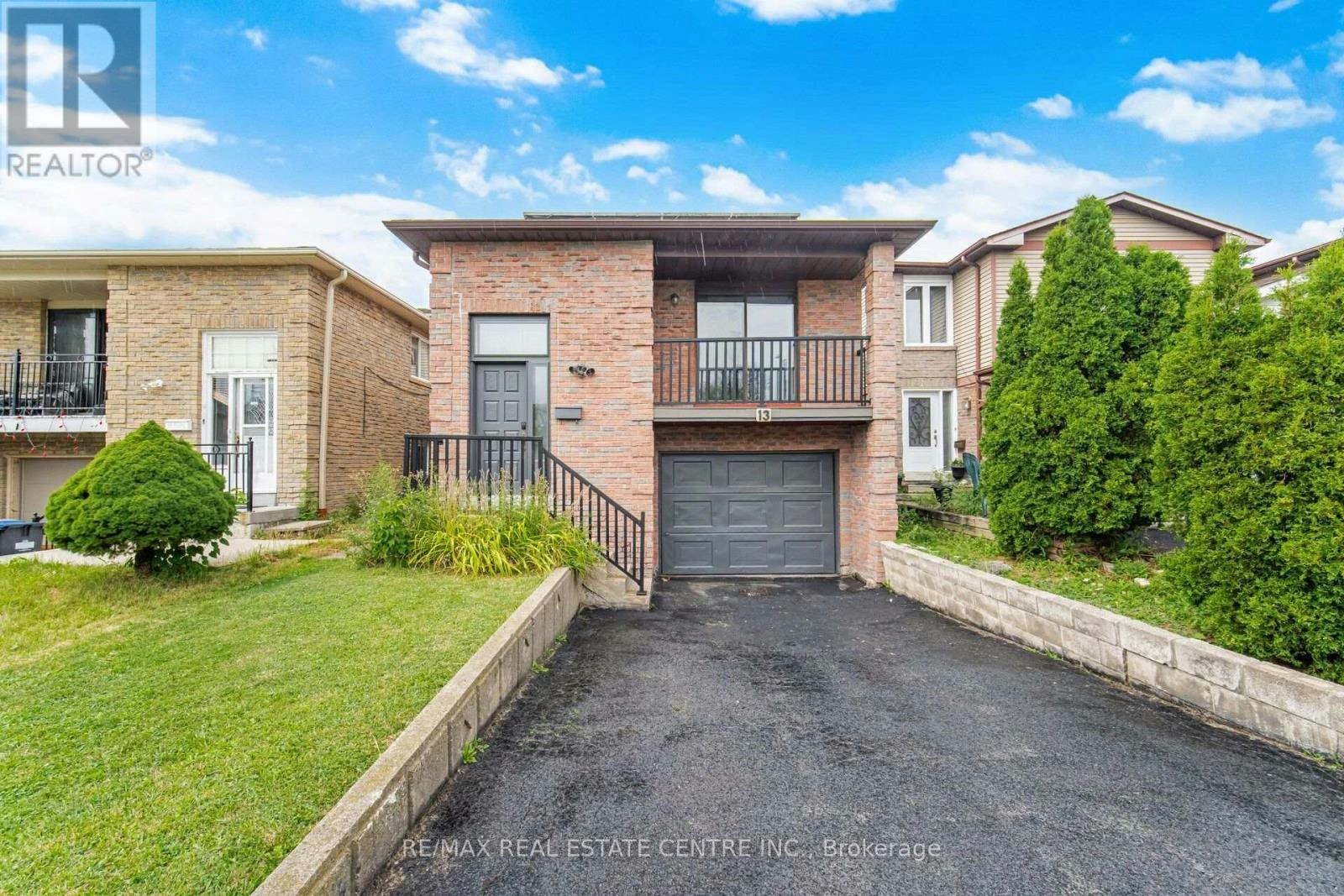 13 Dafoe Crescent, Brampton, ON, L6Y 2L1