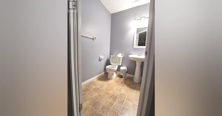 528 Activa Avenue, Kitchener, ON, N2E 4C2 - 5