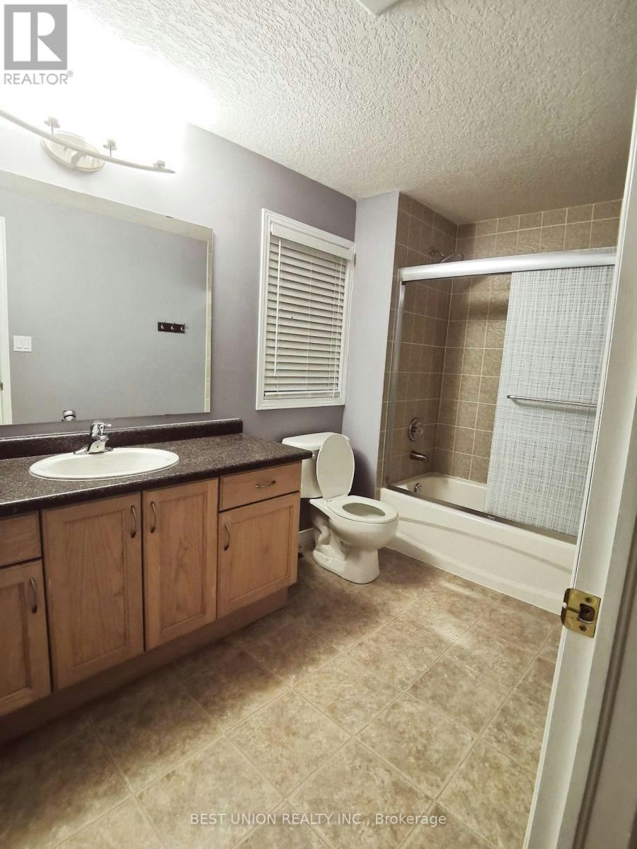 528 Activa Avenue, Kitchener, ON, N2E 4C2 - 13