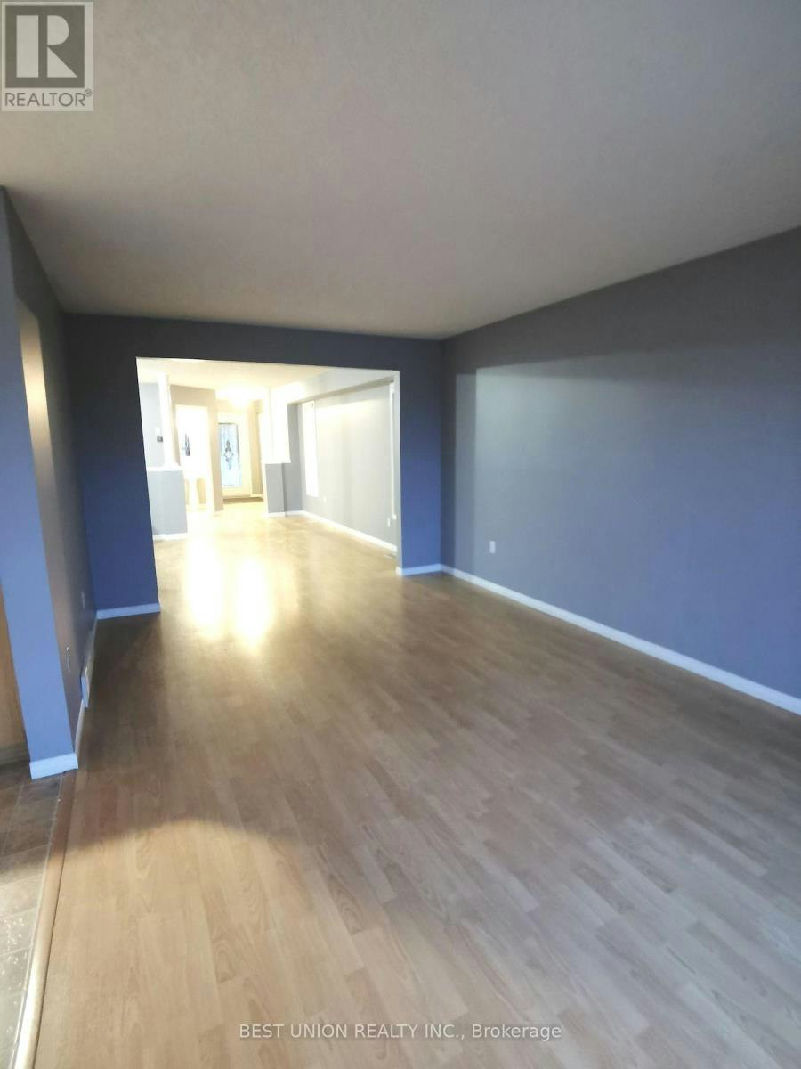 528 Activa Avenue, Kitchener, ON, N2E 4C2 - 3