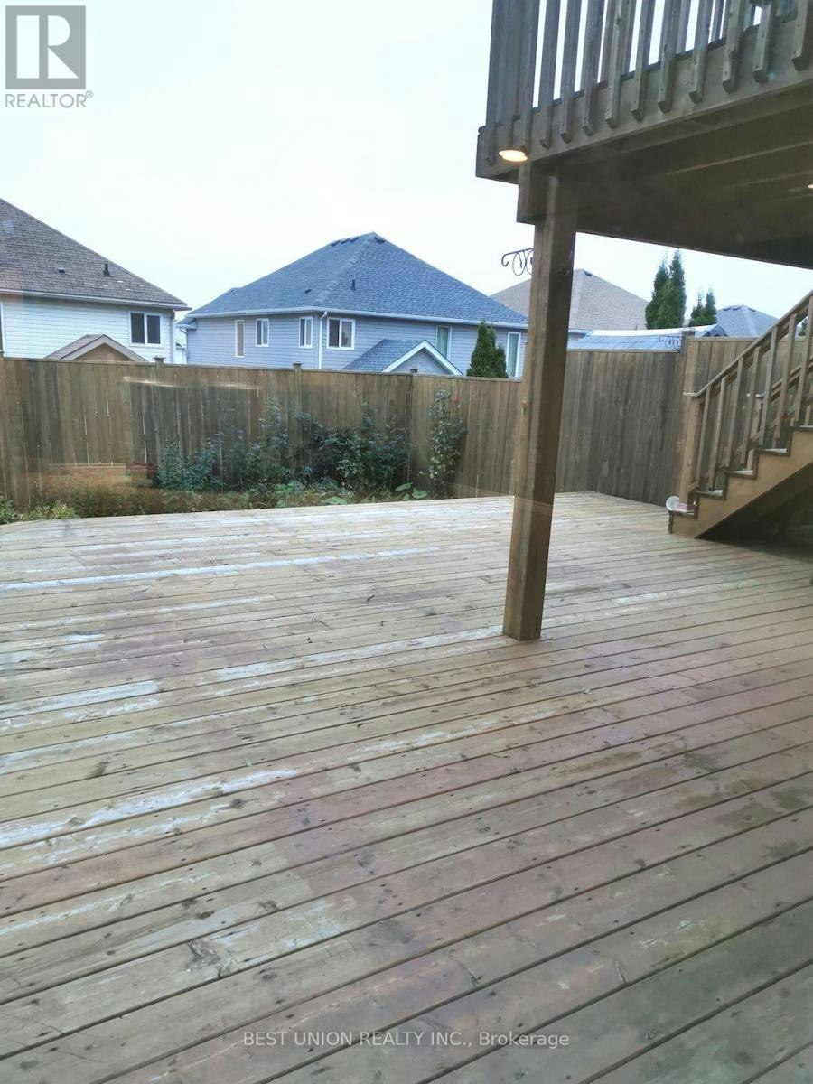 528 Activa Avenue, Kitchener, ON, N2E 4C2 - 18