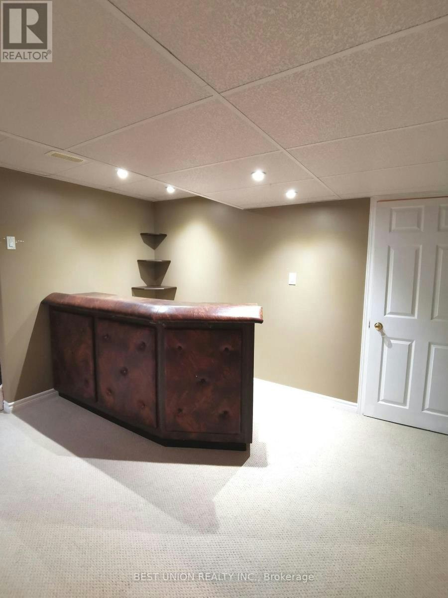 528 Activa Avenue, Kitchener, ON, N2E 4C2 - 16