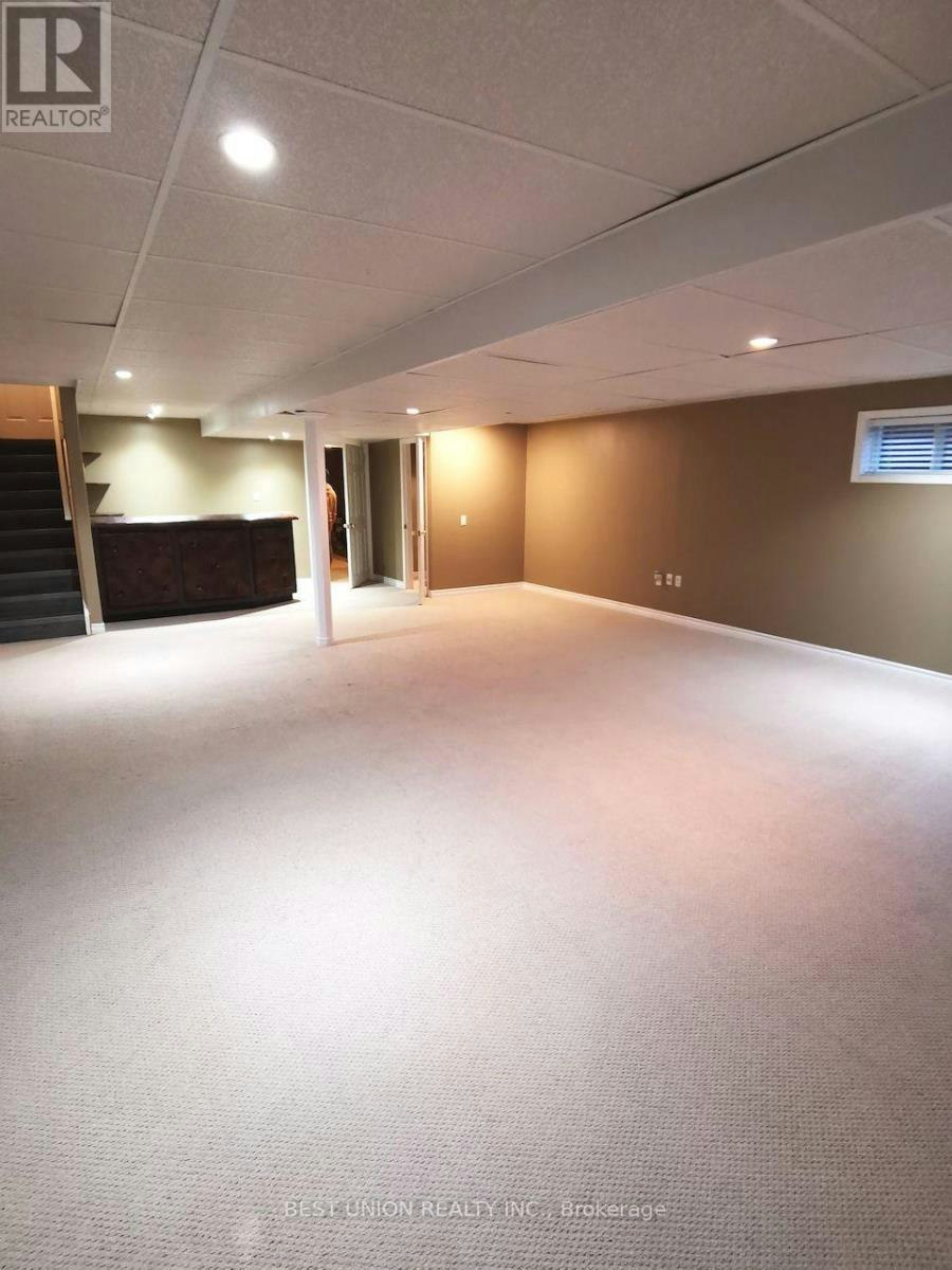 528 Activa Avenue, Kitchener, ON, N2E 4C2 - 14