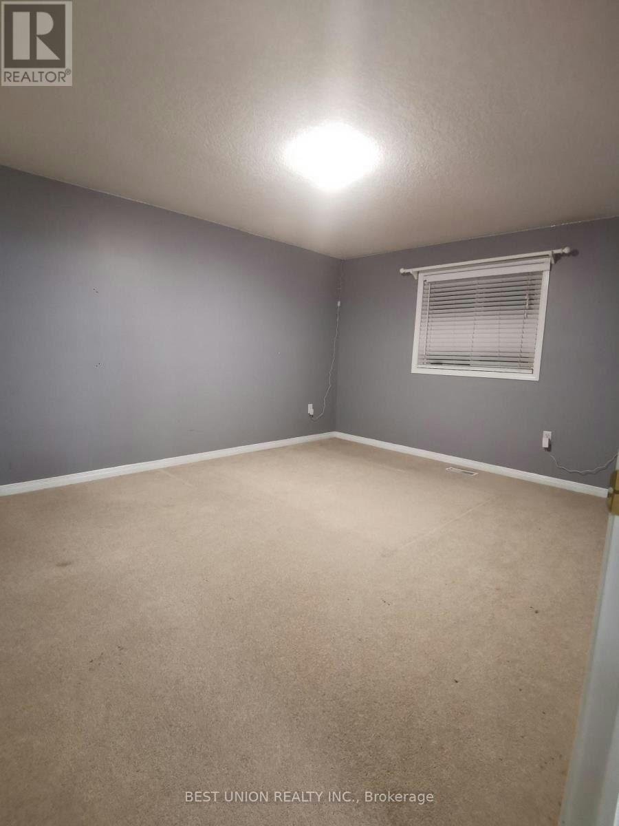 528 Activa Avenue, Kitchener, ON, N2E 4C2 - 12