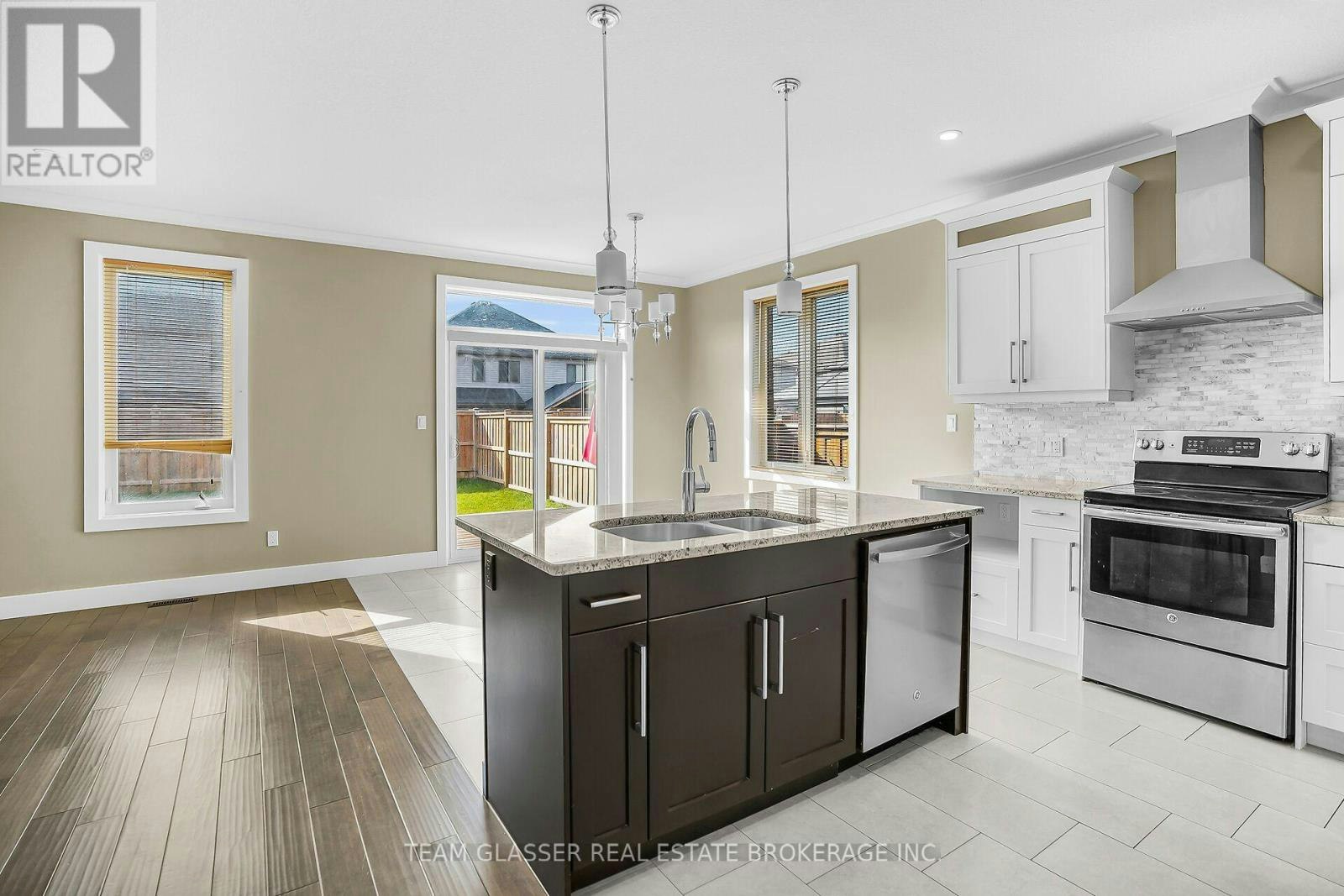 2407 Red Thorne Avenue, London, ON, N6P 0E7 - 9